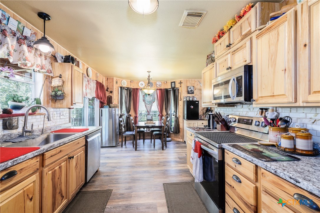 611 Wilson Road Red Rock, TX 78662 - Photo 13 of 34 Gallery Image 13