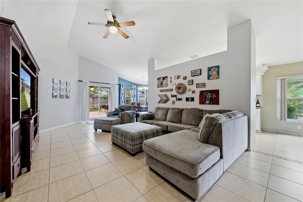 2012 Bridgehampton Place Brandon, FL 33511 - Photo 6 of 32 Gallery Image 6