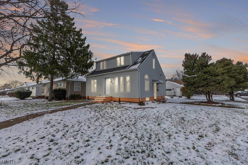 19102 Homeway Road Cleveland, OH 44135 - Photo 1 of 19 Gallery Image 1