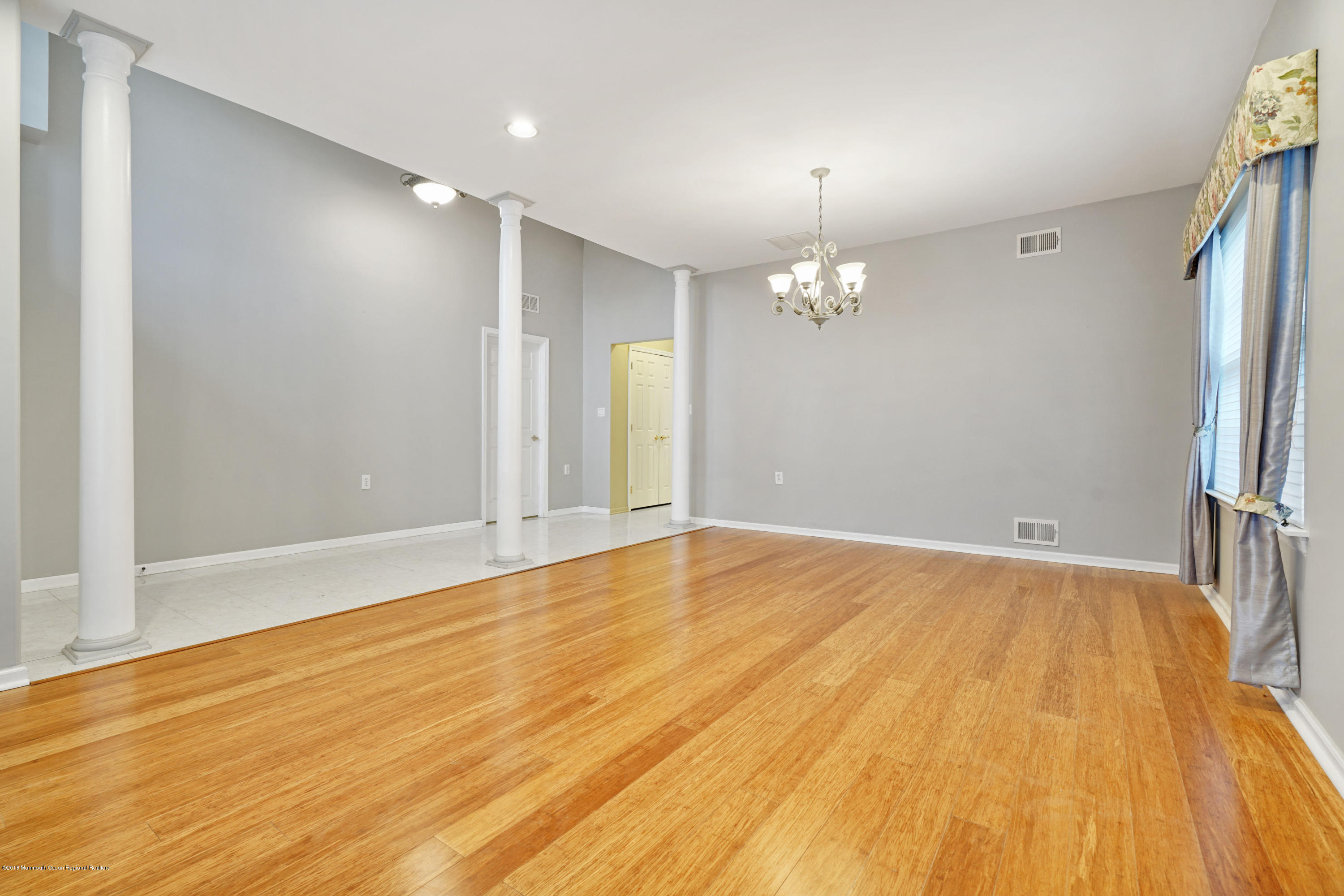 28 Eleanor Road Manchester Township, NJ 08759 - Photo 5 of 29 Living Room