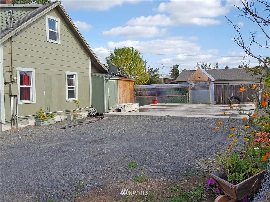 327 Southwest 5th Street Chehalis, WA 98532 - Photo 4 of 17 Gallery Image 4