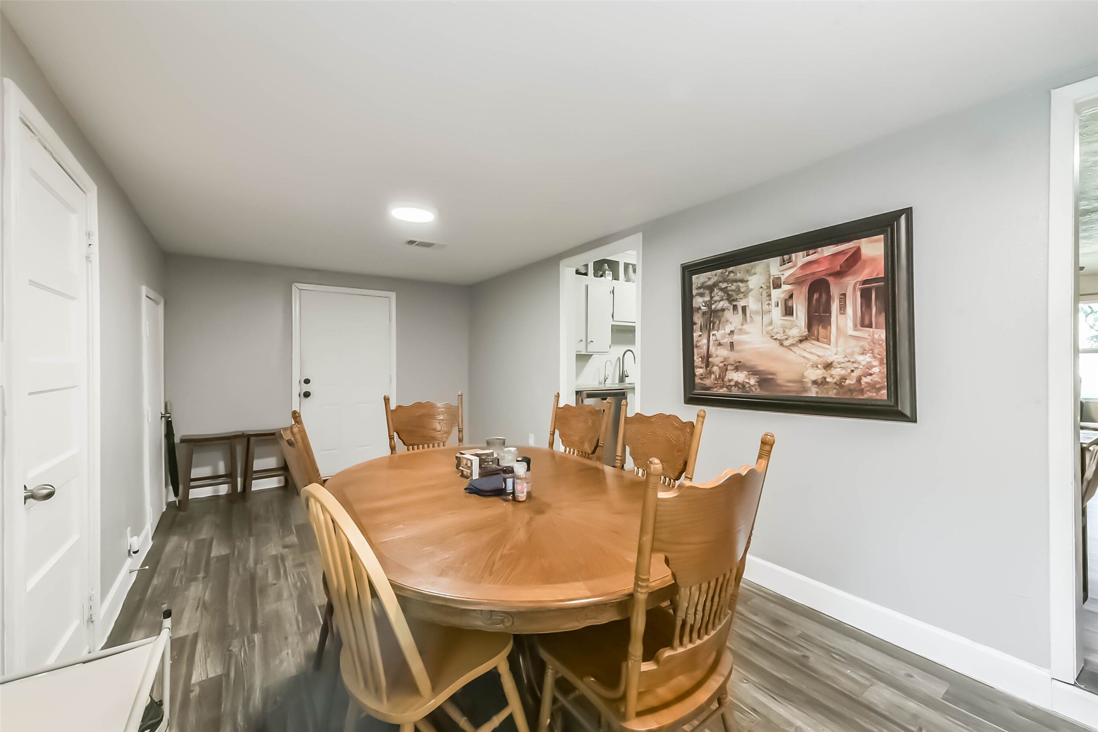 1102 West Hart Avenue Pasadena, TX 77506 - Photo 26 of 40 a view of a dining room with furniture