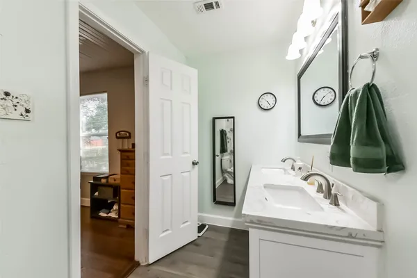 $190,000 | 1102 West Hart Avenue, Pasadena, TX 77506