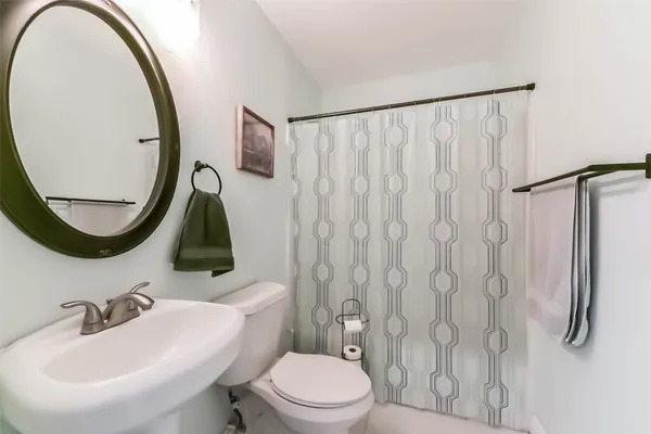 $190,000 | 1102 West Hart Avenue, Pasadena, TX 77506