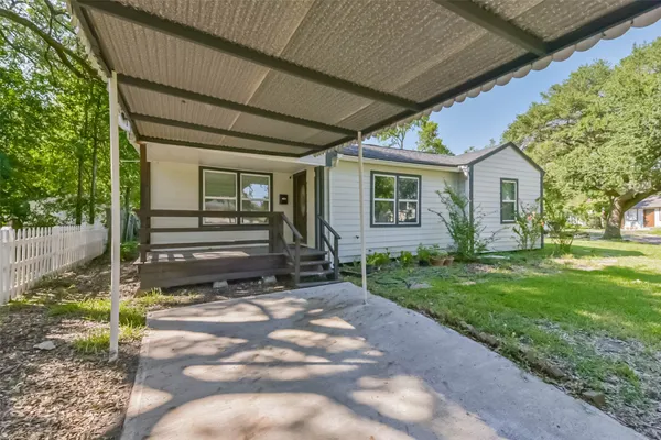 $190,000 | 1102 West Hart Avenue, Pasadena, TX 77506