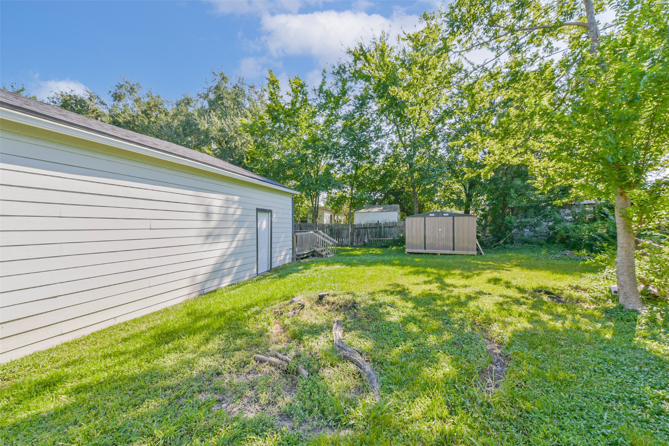 1102 West Hart Avenue Pasadena, TX 77506 - Photo 10 of 40