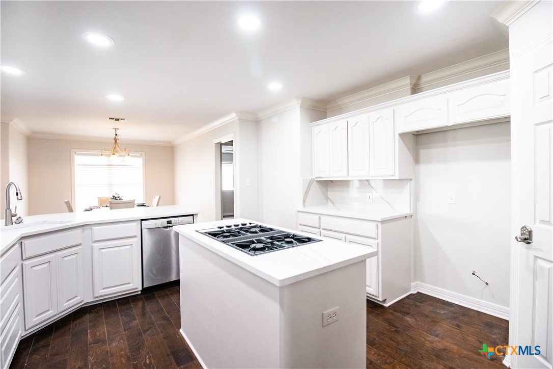 202 Ridge View Victoria, TX 77904 - Photo 15 of 41