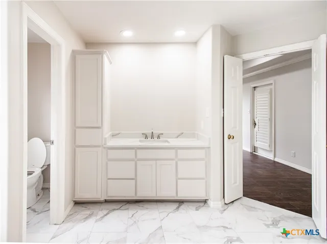 $524,900 | 202 Ridge View, Victoria, TX 77904