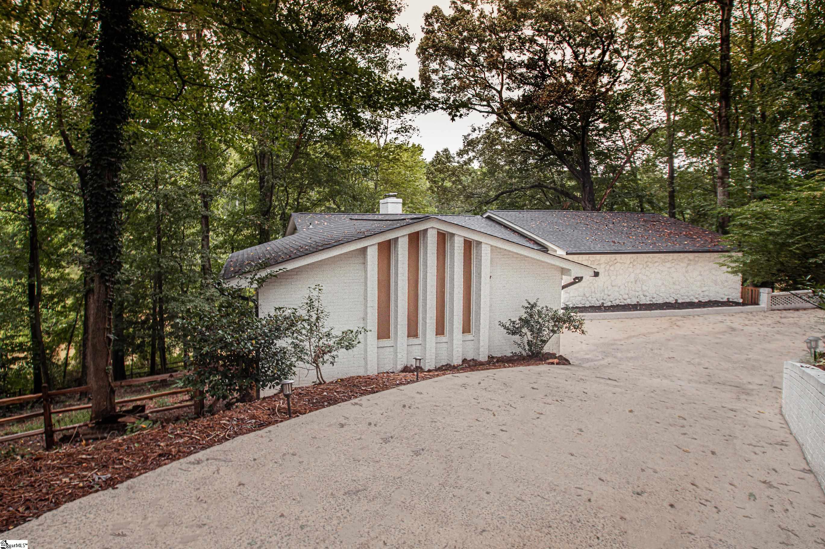7 Rockmont Road Greenville, SC 29615 - Photo 1 of 34 Gallery Image 1