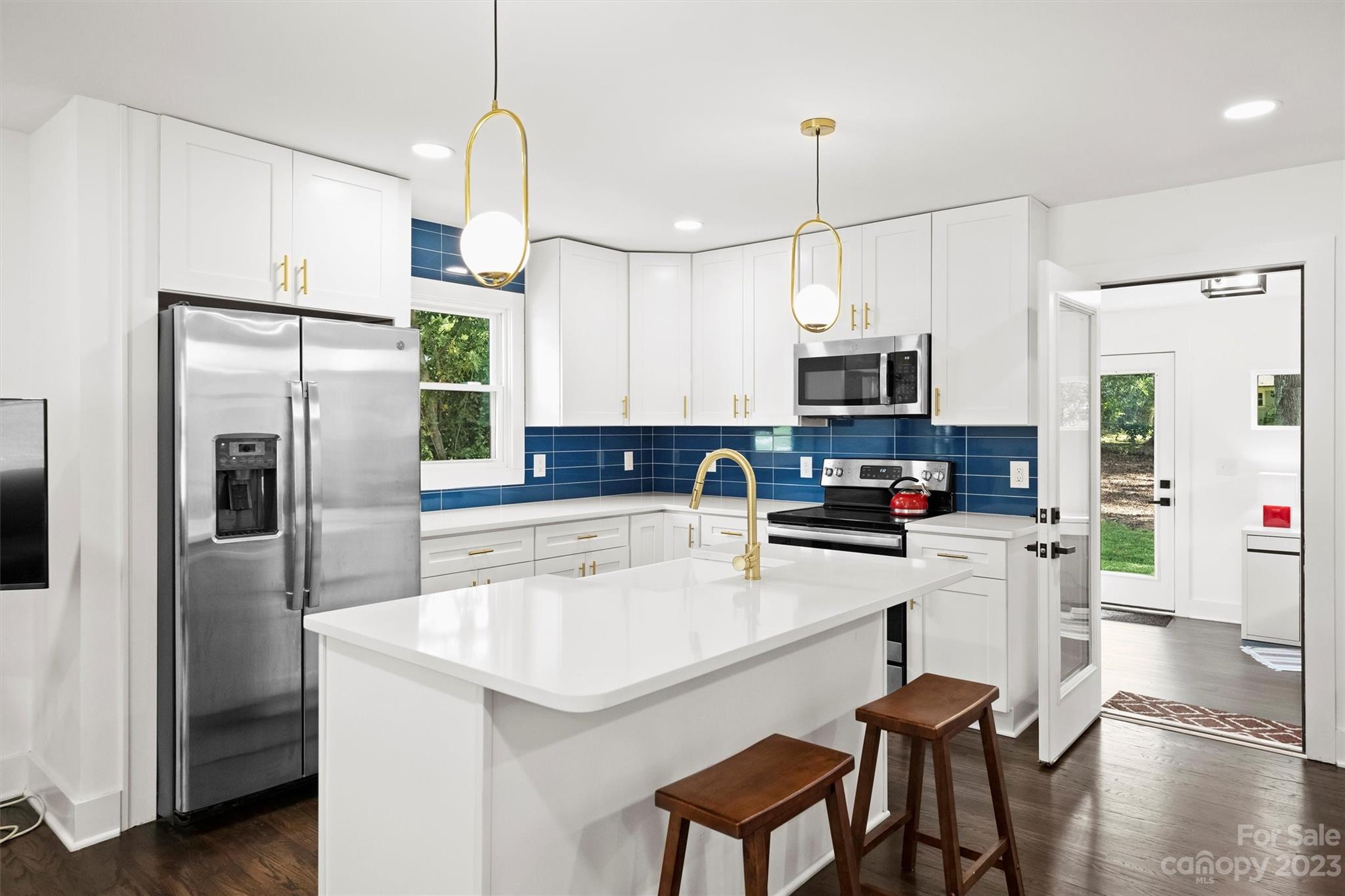 3914 Woodleaf Road Charlotte, NC 28205 - Photo 3 of 29 Gallery Image 3