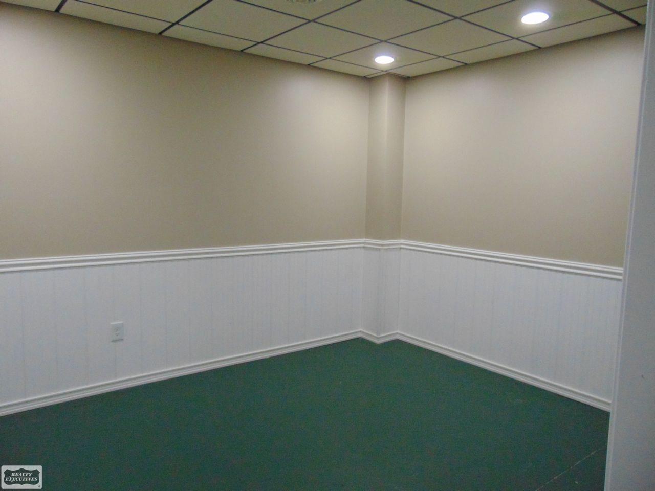 16070 Hough Road Allenton, MI 48002 - Photo 26 of 29 31357393-27.JPG