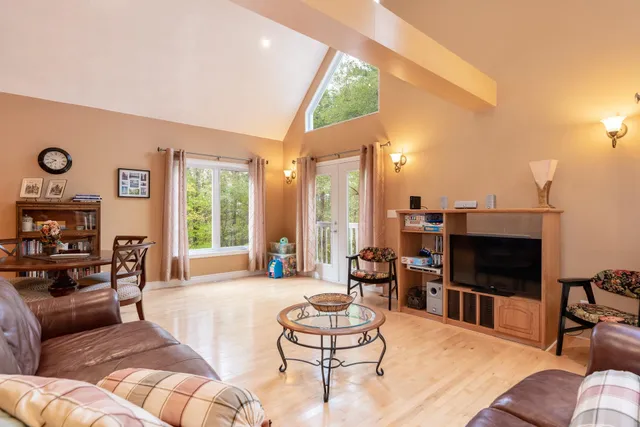 $850,000 | 85 Amethyst Hill Road, Conway, NH 03860