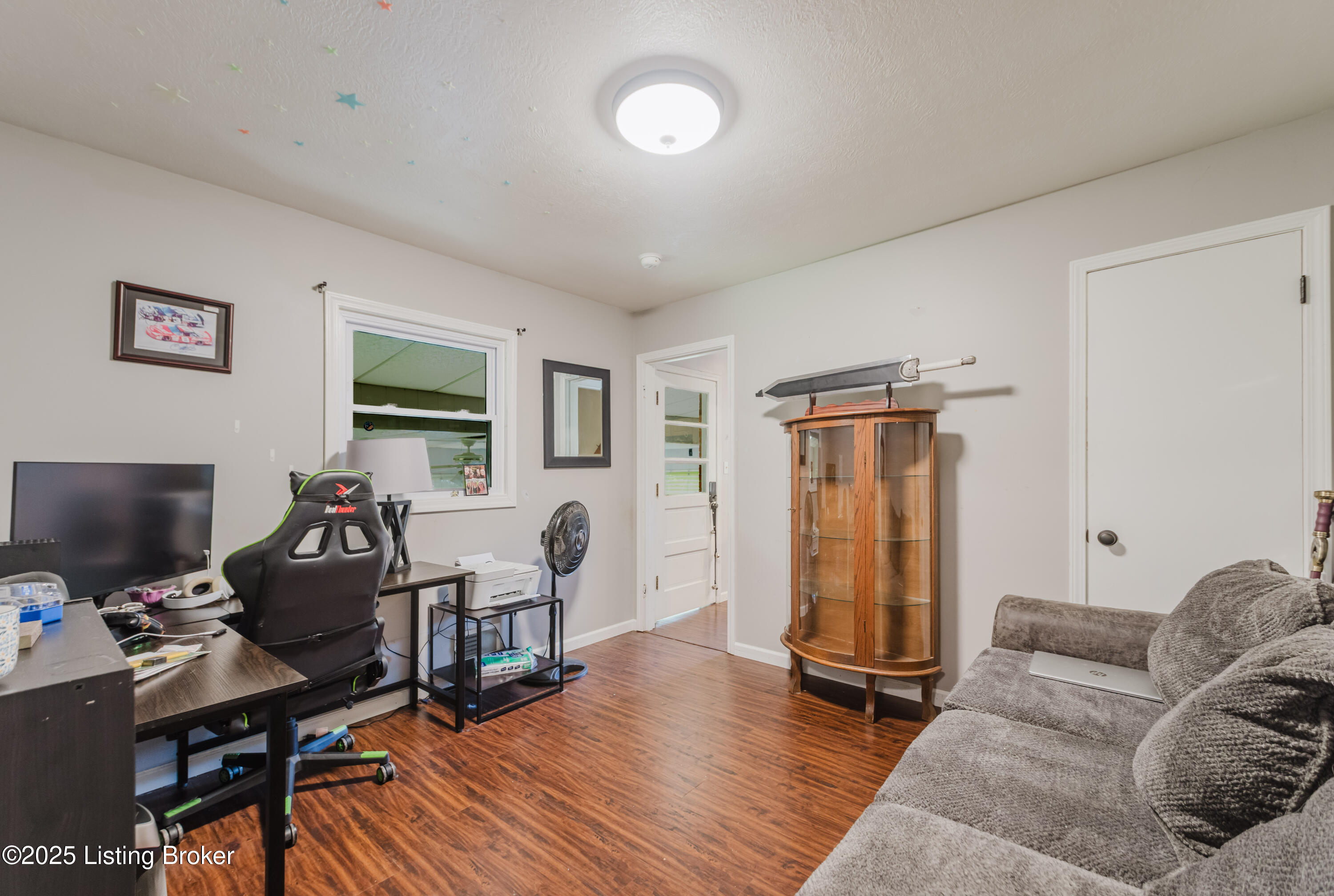 6311 Hunters Grove Road Louisville, KY 40216 - Photo 13 of 36 6311 Hunters Grove Rd-17