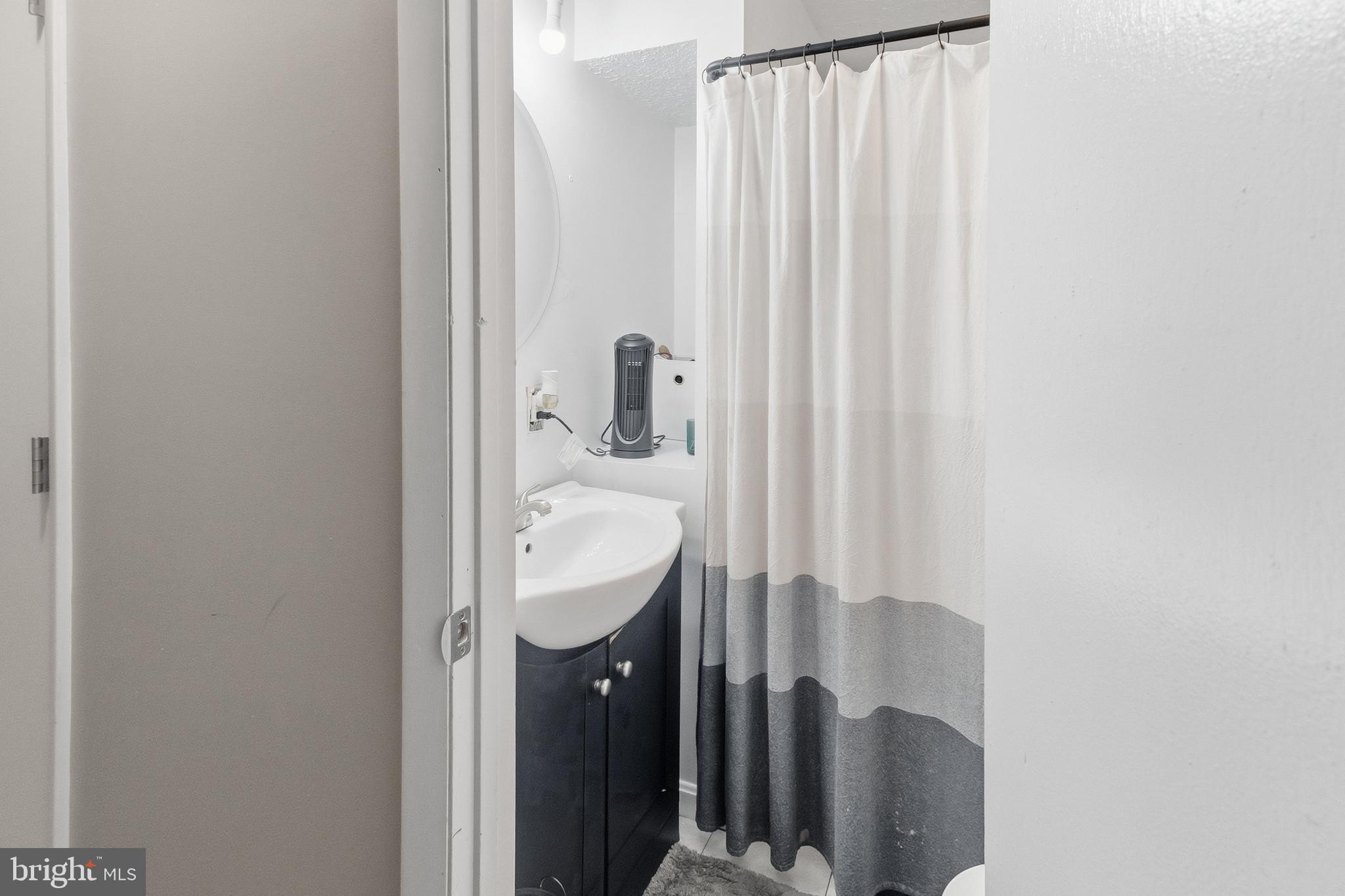 1472 Dockside Court Frederick, MD 21701 - Photo 20 of 25 Bathroom 2