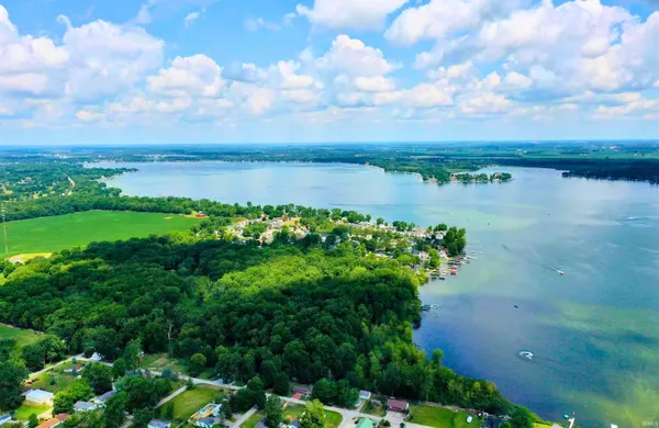 $639,000 | 9821 North Marine Key Drive, Syracuse, IN 46567