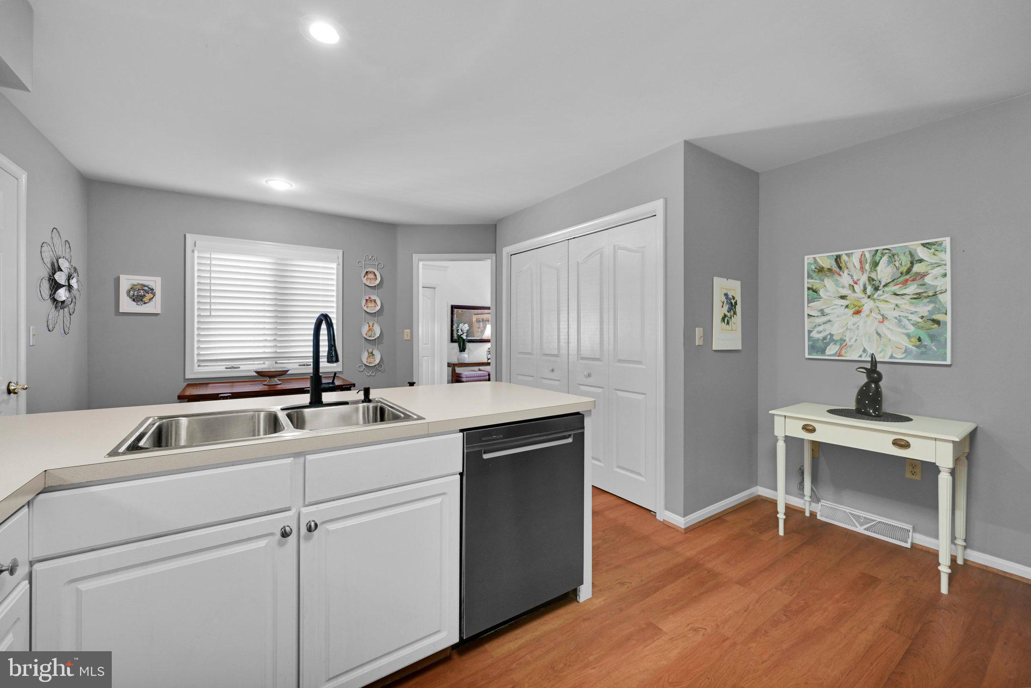 375 Tri Hill Road York, PA 17403 - Photo 13 of 41 Kitchen