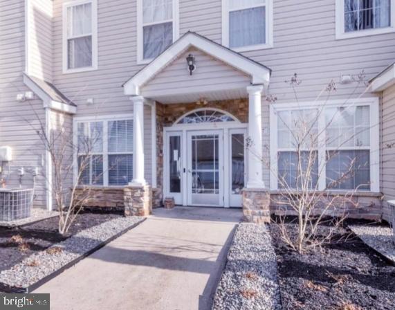 90 Kyle Way Ewing, NJ 08628 - Photo 1 of 11 Entrance
