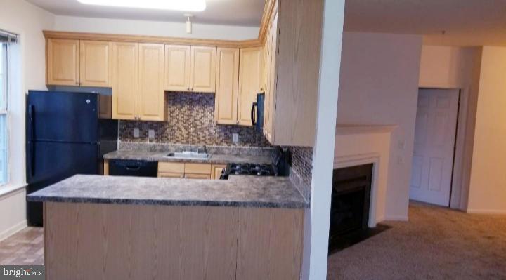 90 Kyle Way Ewing, NJ 08628 - Photo 5 of 11 Kitchen-Living rm