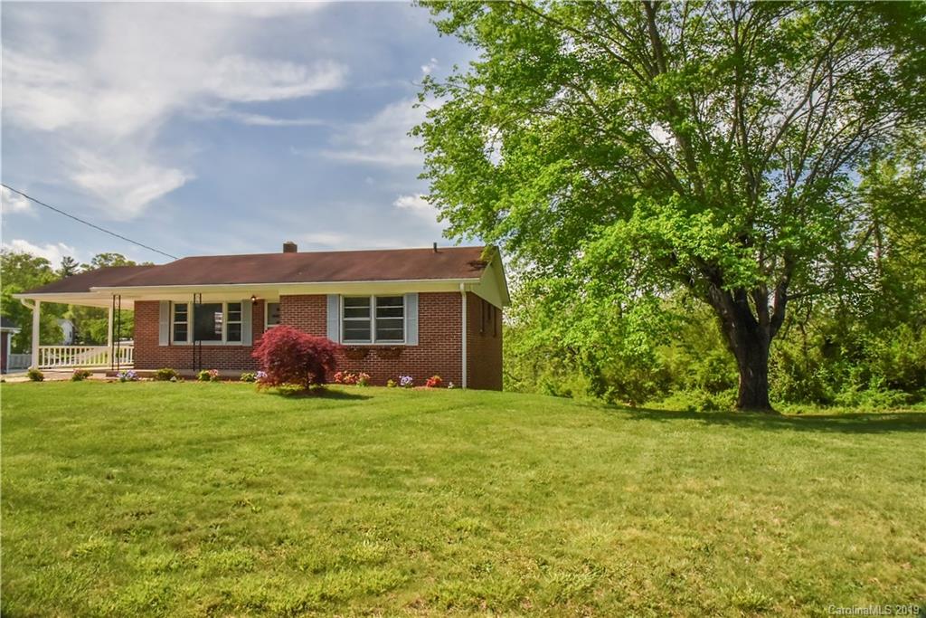26 Alexander Road Weaverville, NC 28787 - Photo 3 of 37 Gallery Image 3