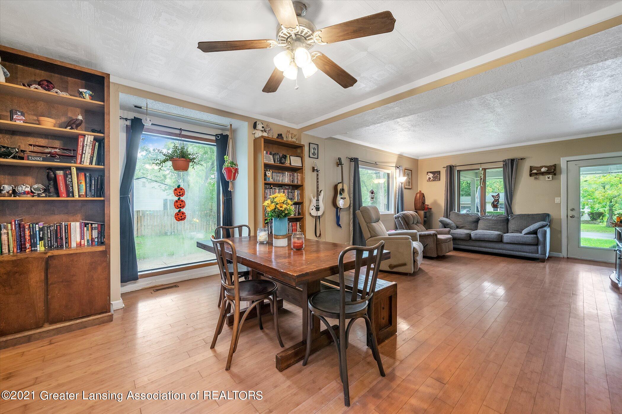1522 Pierce Road Lansing, MI 48910 - Photo 7 of 27 09-1522-Pierce-Rd-WindowStill-Real-Estat