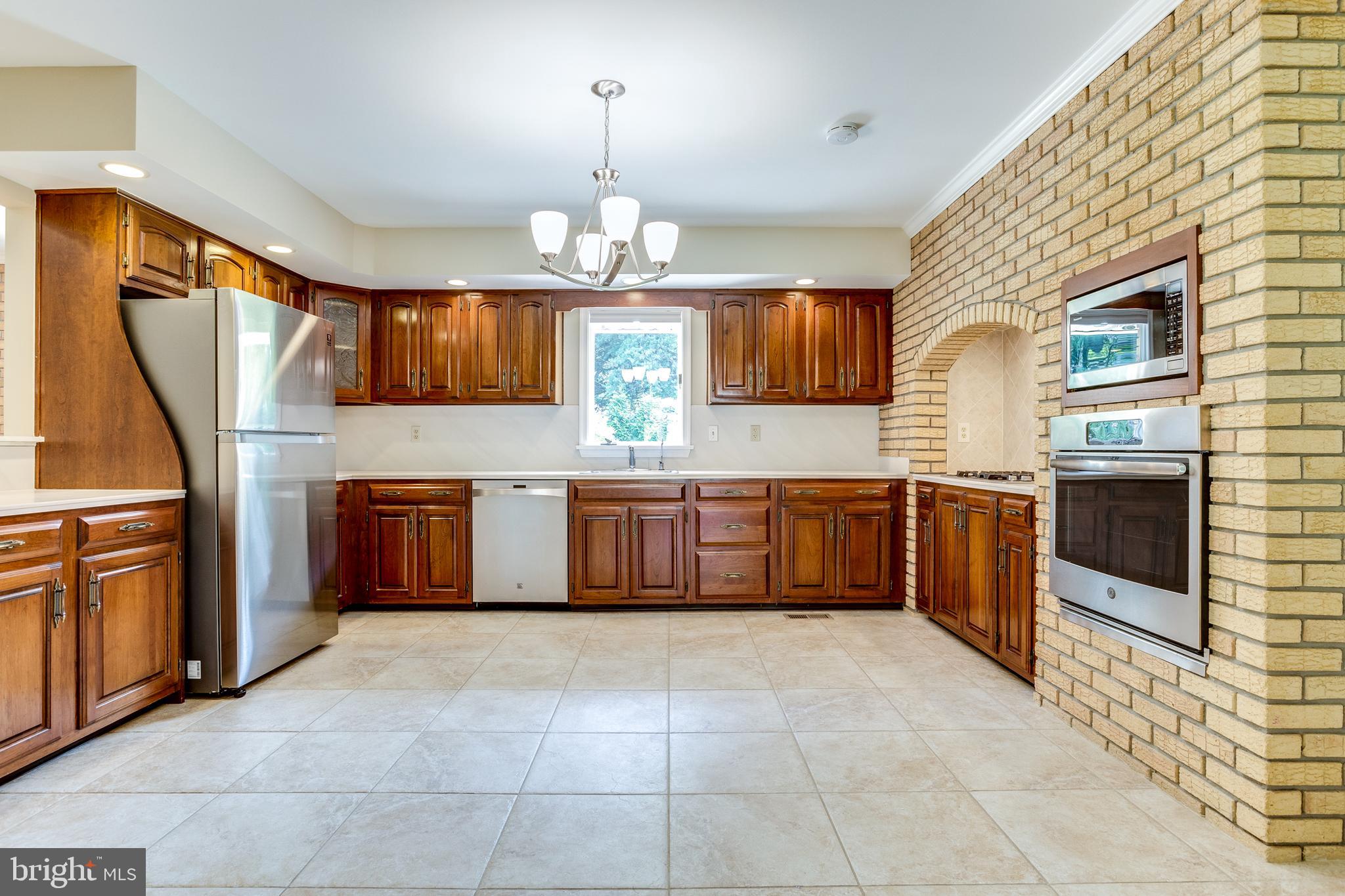 3907 Eland Road Phoenix, MD 21131 - Photo 3 of 33 Gourmet Kitchen w/ Stainless Steel Appliances