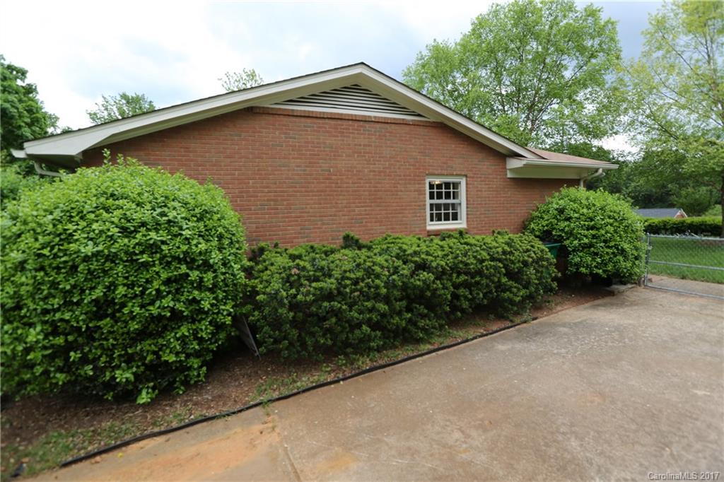 3420 Woodleaf Road, Unit 17 Charlotte, NC 28205 - Photo 19 of 21 Gallery Image 19