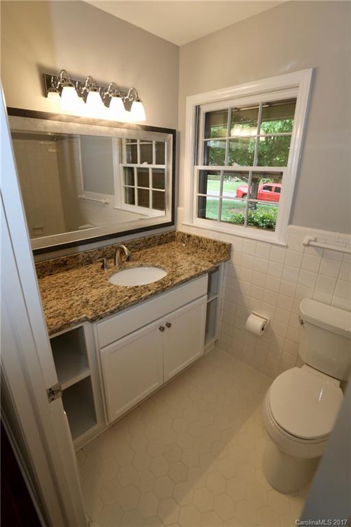 3420 Woodleaf Road, Unit 17 Charlotte, NC 28205 - Photo 10 of 21 Gallery Image 10