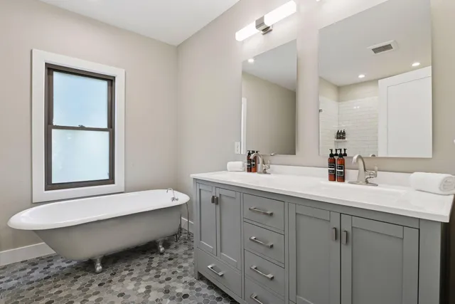 $1,300,000 | 859 Excelsior Boulevard, Excelsior, MN 55331