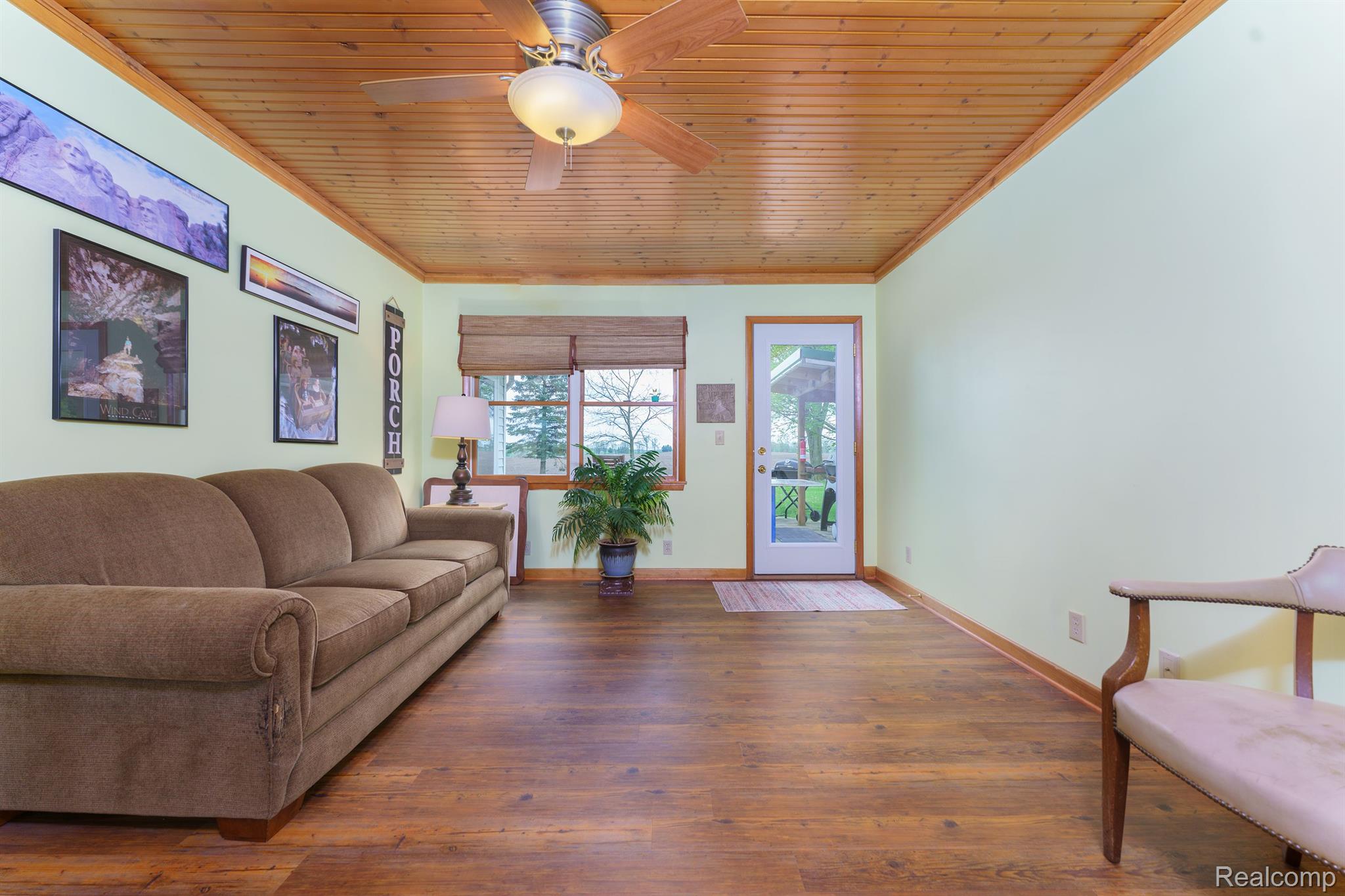 6841 Layton Road Fowlerville, MI 48836 - Photo 17 of 36 Gallery Image 17