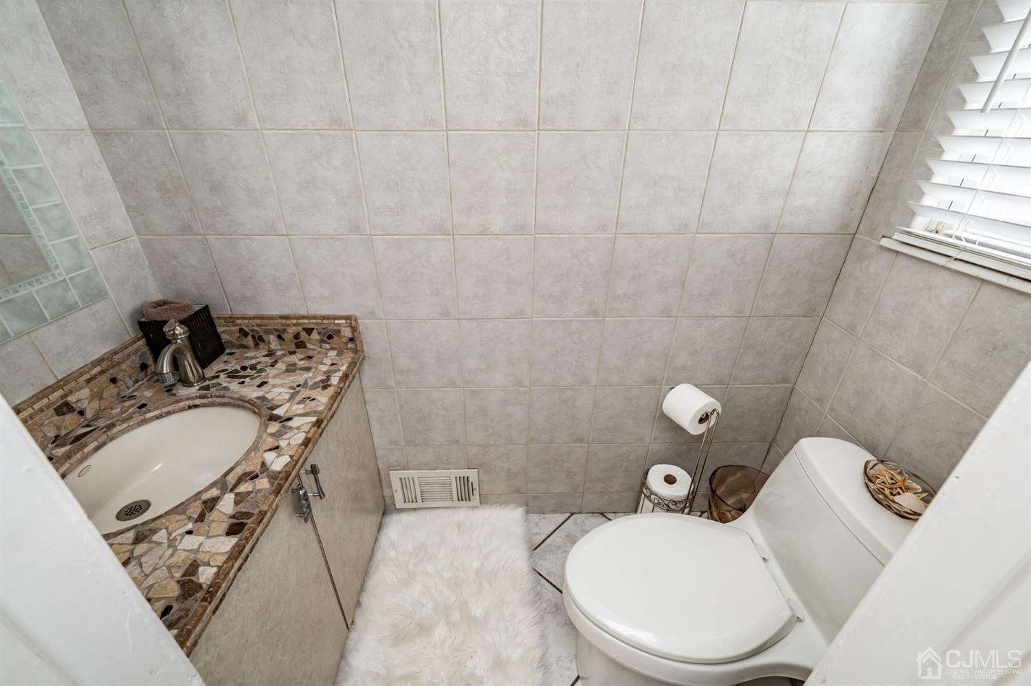 201 Winding Road Iselin, NJ 08830 - Photo 10 of 48 Gallery Image 10