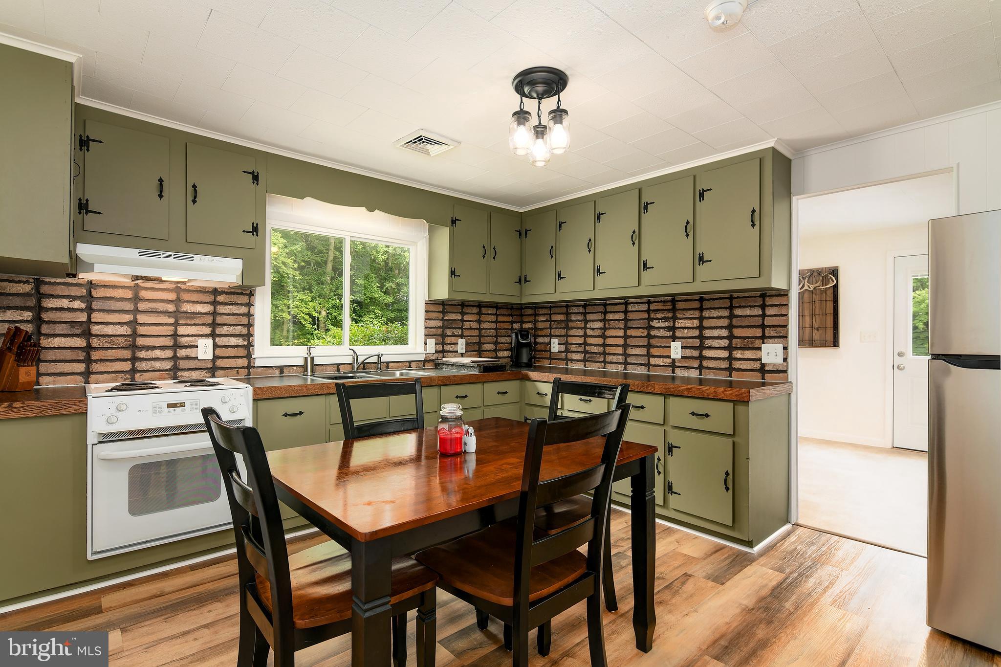 4234 Steele Neck Road Vienna, MD 21869 - Photo 30 of 39 Lots of Cabinets
