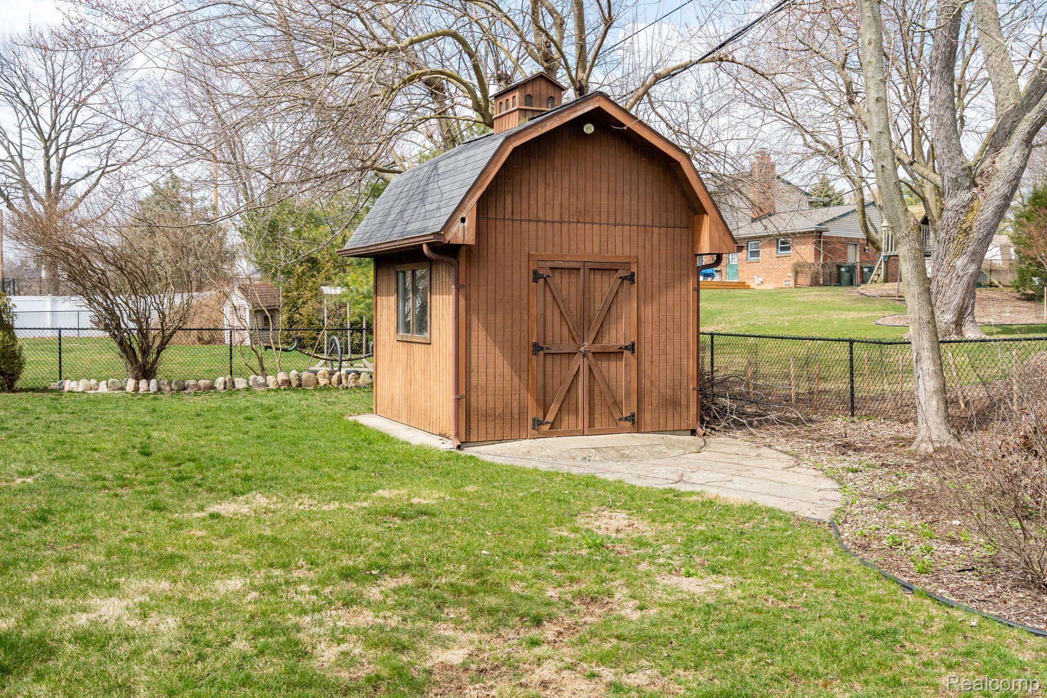 2018 Chalet Drive Rochester, MI 48309 - Photo 42 of 46 Gallery Image 42