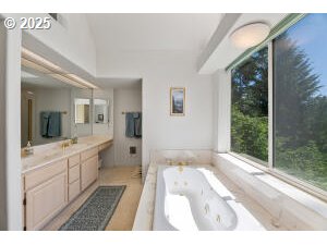 50000 Highway 62 Prospect, OR 97536 - Photo 13 of 38
