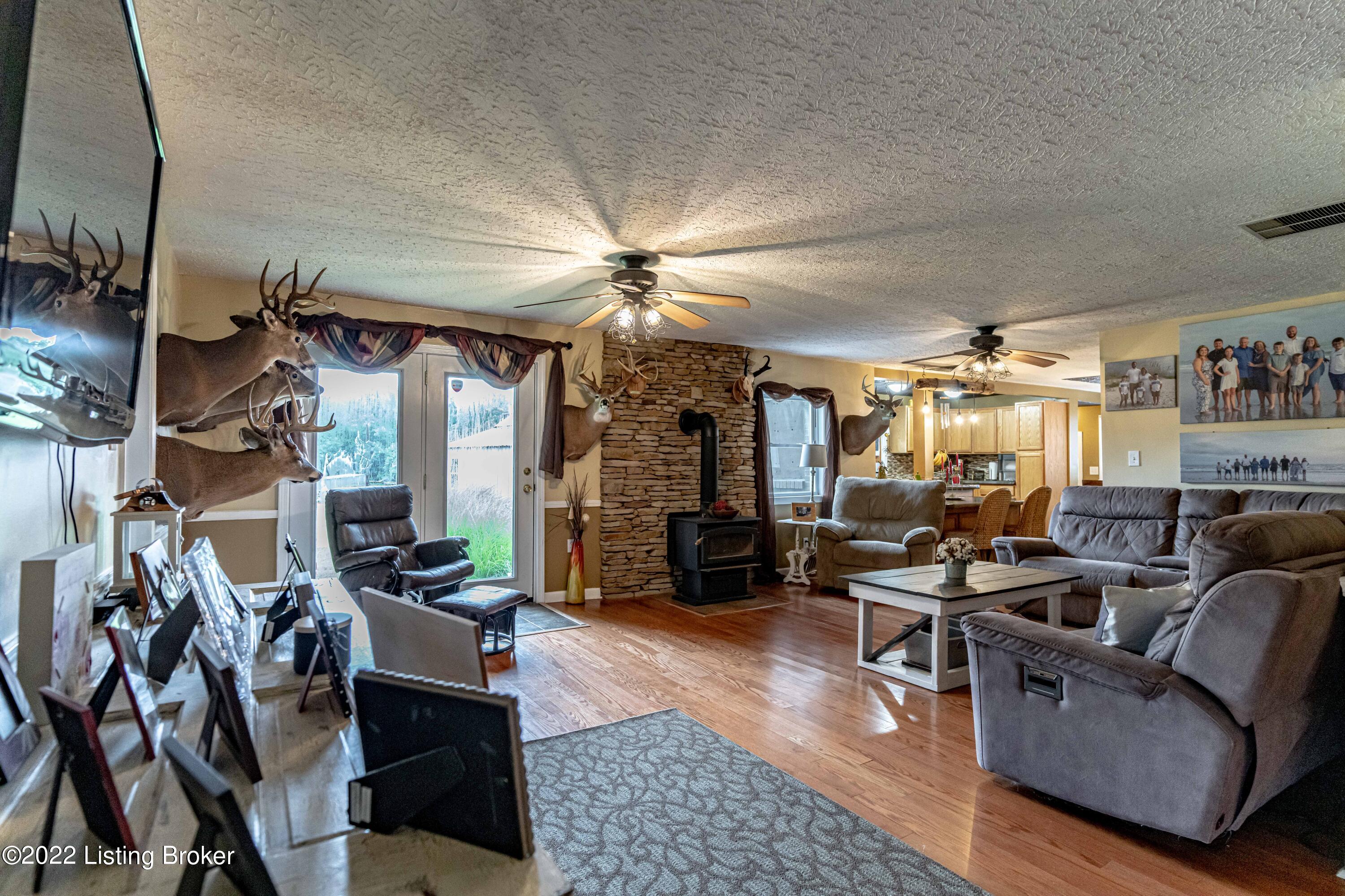 12710 Abbey Road Louisville, KY 40272 - Photo 8 of 26 DSC02605