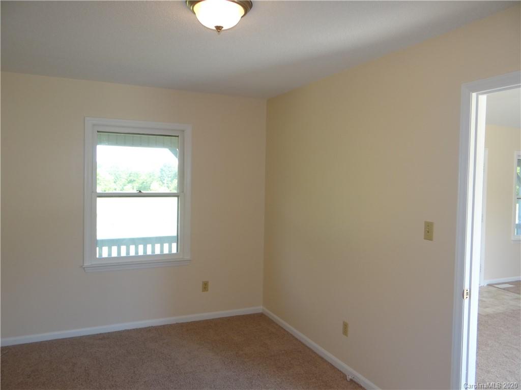 4315 Catawba Burris Road Denver, NC 28037 - Photo 12 of 20 an empty room with a window