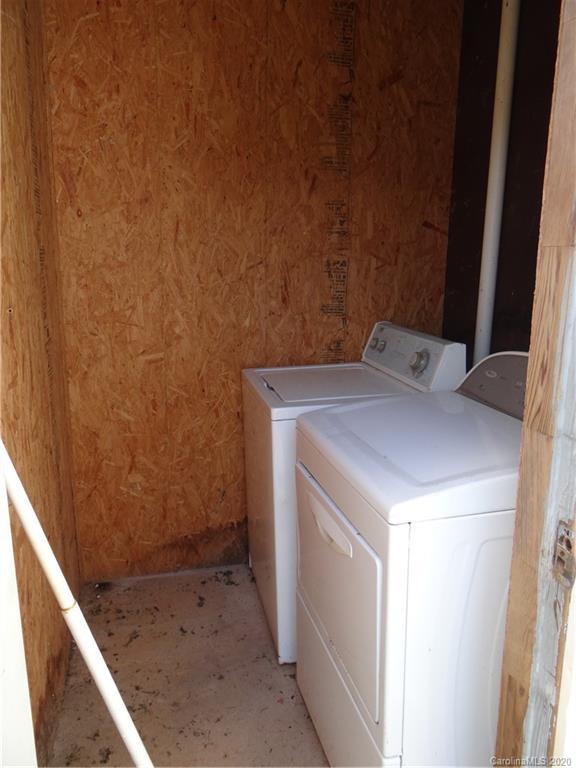 4315 Catawba Burris Road Denver, NC 28037 - Photo 17 of 20 a utility room with dryer and washer