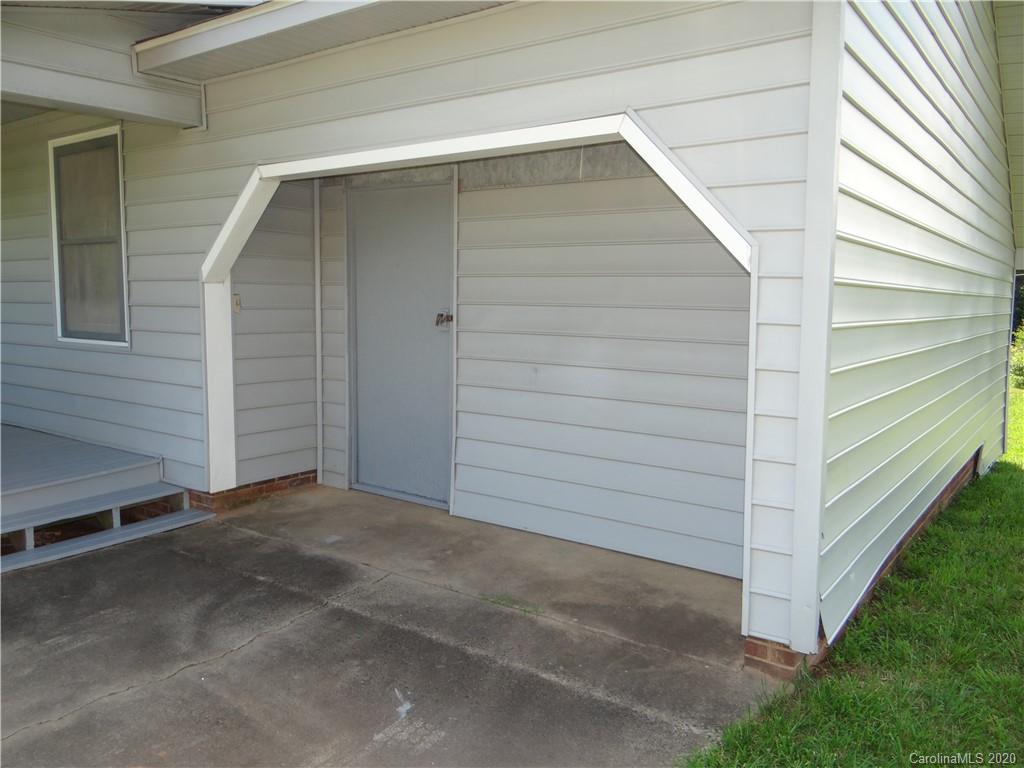4315 Catawba Burris Road Denver, NC 28037 - Photo 3 of 20 a view of small space