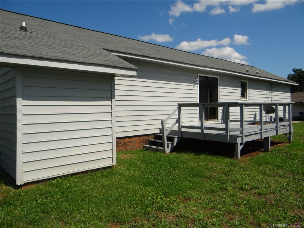 4315 Catawba Burris Road Denver, NC 28037 - Photo 4 of 20 a view of a house with a yard