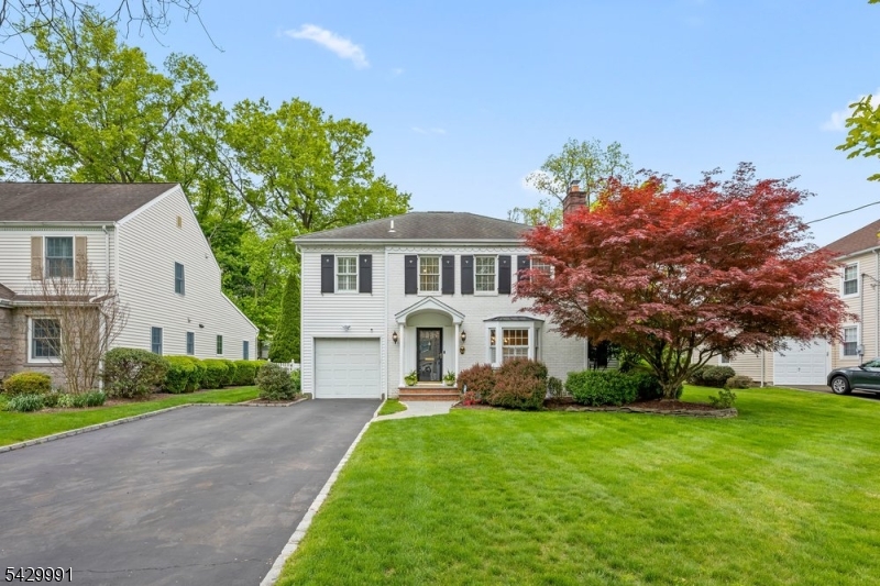 33 Exeter Road Short Hills, NJ 07078 - Photo 2 of 47
