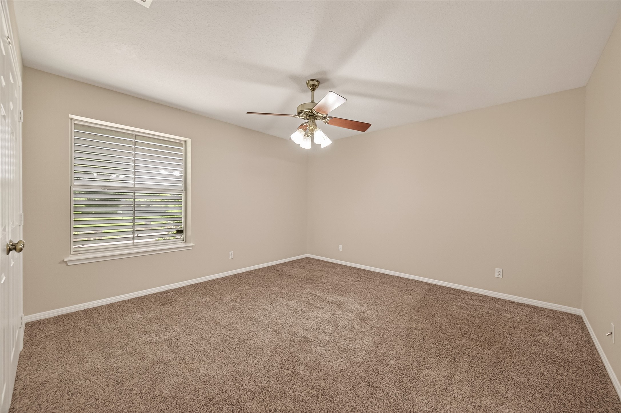 1012 Lilley Road Alvin, TX 77511 - Photo 16 of 29 Primary Bedroom