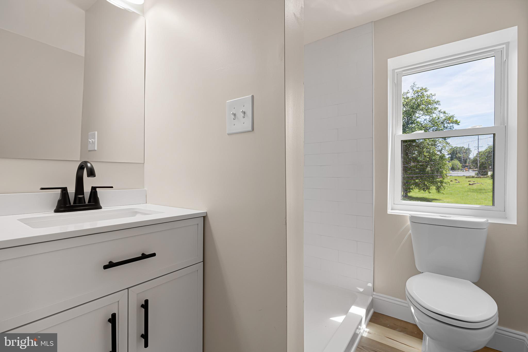 563 Rosedale Road Kennett Square, PA 19348 - Photo 11 of 18 Hallway full bath