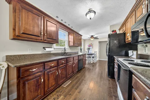 $474,900 | 102 Arrowood Drive, Cottontown, TN 37048