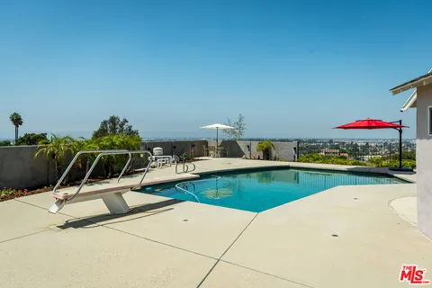 $1,399,000 | 8471 Vine Valley Drive, Sun Valley, CA 91352