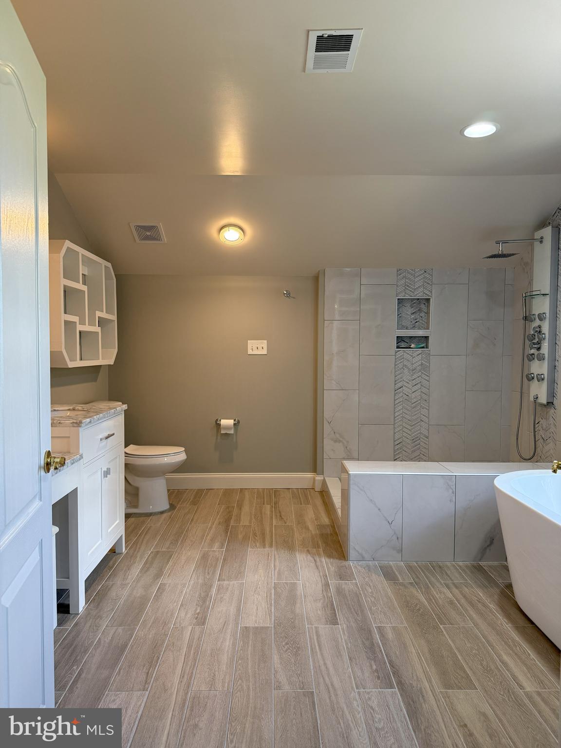 3919 Woodreed Drive Brandywine, MD 20613 - Photo 46 of 88 Full Bathroom #3