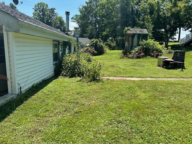 9 Locust Road North Salem, NY 10509 - Photo 2 of 11 a view of backyard of house with green space