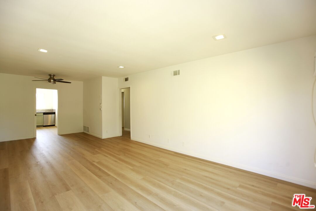 1323 South Ridgeley Drive, Unit 5 Los Angeles, CA 90019 - Photo 1 of 13
