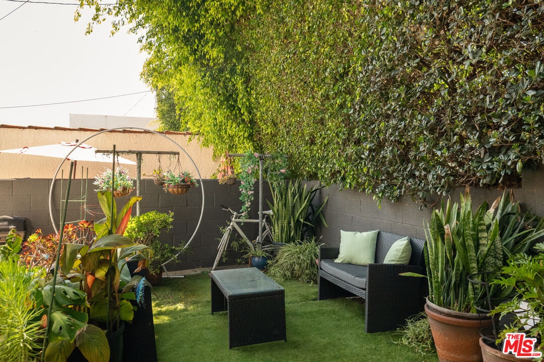 1323 South Ridgeley Drive, Unit 5 Los Angeles, CA 90019 - Photo 11 of 13