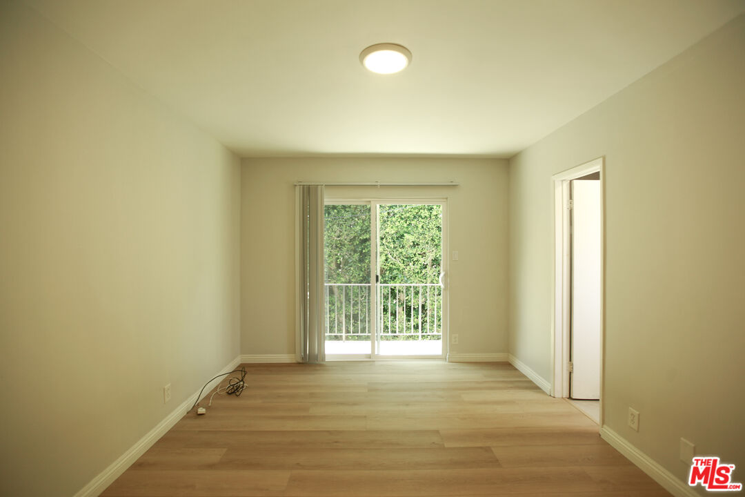 1323 South Ridgeley Drive, Unit 5 Los Angeles, CA 90019 - Photo 7 of 13