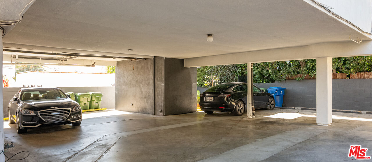 1323 South Ridgeley Drive, Unit 5 Los Angeles, CA 90019 - Photo 10 of 13