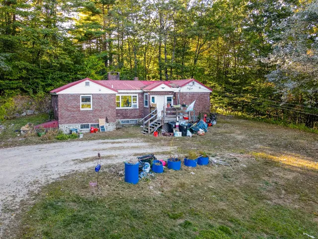 $299,900 | 2 Hope Road, Henniker, NH 03242